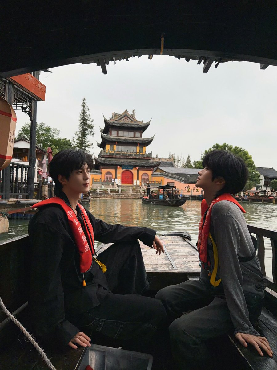 0rangeFair's tweet photo. 260914 Qiu's weibo

Qiu + outing = autumn outing

#XingQiu #EliotHuang #KipukaQiu #HuangXing #QiuDingjie #XYQQJ #黄星 #邱鼎杰 https://t.co/bT6kmC7gFx