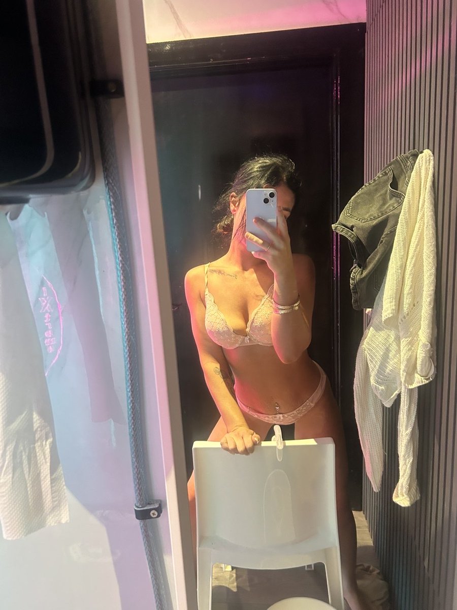 STwinklex's tweet photo. Where’s all the buyers at deals to be done for all?!! Xx 

#nsfwtwt #chav #sugardaddy #sugarbaby #money #sellingcontent #contentcreator #NSFW #slut #meets #buyingcontent #snapsession #snap https://t.co/Daj25zdizE