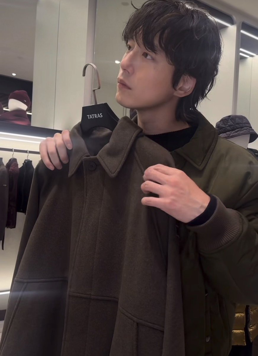 ken_tarolove's tweet photo. このビジュ好きだわぁ🫠
髪型も大好き(特にもみ上げｸﾙﾝ) https://t.co/Ed2kpvpLbX