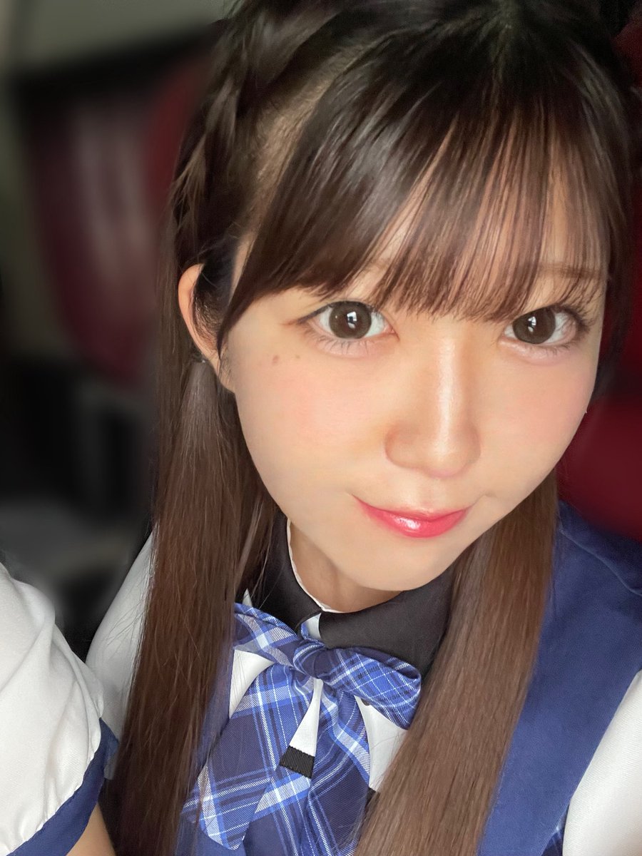 rea_onefull's tweet photo. こんばんは🛋️月曜日おつかれさまです☺︎
今日も雨だったけど靴きれいになったからラッキーです🧽꙳⟡
昨日の余韻がすごくて、やっぱり野外ライブ楽しいなって思いました♪♪
今日の夜ご飯なに作ろうかな~みんな候補だして💬
#おねフル研究生 #名古屋 #アイドル https://t.co/SjdY9YIYgL