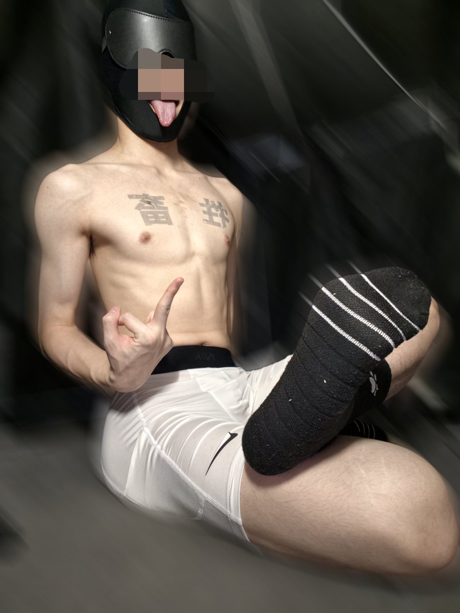 long656024's tweet photo. 再发一遍🍆
#反差 #黑袜 #高弹 https://t.co/vKnE4FHgHy