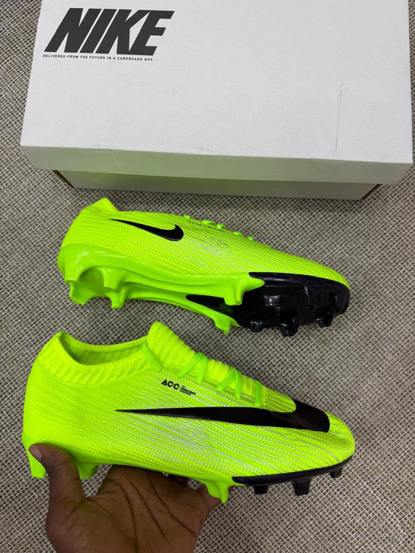 CandySmart34641's tweet photo. Low budget Nike Vapour 17 super fly available  
Size 40 - 45. 
Price 🔖:- N30,000 https://t.co/9s6GrwuaMC