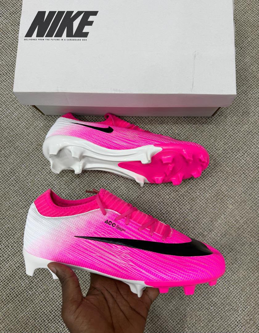 CandySmart34641's tweet photo. Low budget Nike Vapour 17 super fly available  
Size 40 - 45. 
Price 🔖:- N30,000 https://t.co/9s6GrwuaMC