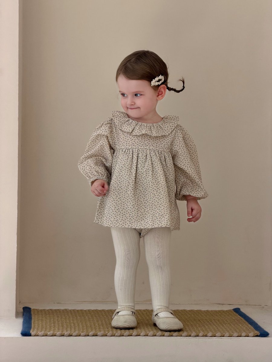 jairlanplay's tweet photo. 26AW NEW IN | Petite Bloom Blouse
Adorable floral print with a sweet ruffled collar. https://t.co/WUa7ZdCTKx
