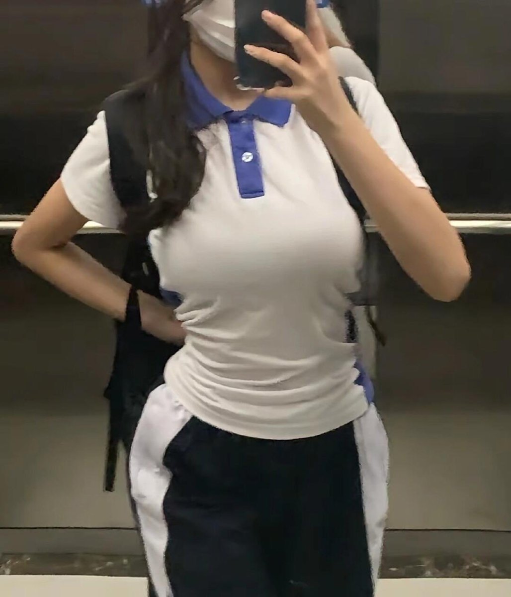 peepeebabycakes's tweet photo. 有人要锐评我高中生17岁的福哦🦋 ？？

要的来噢…..我直接发啦….

看完不许说它黑！！赶紧来～❤️❤️ https://t.co/b0Vrh8slmS