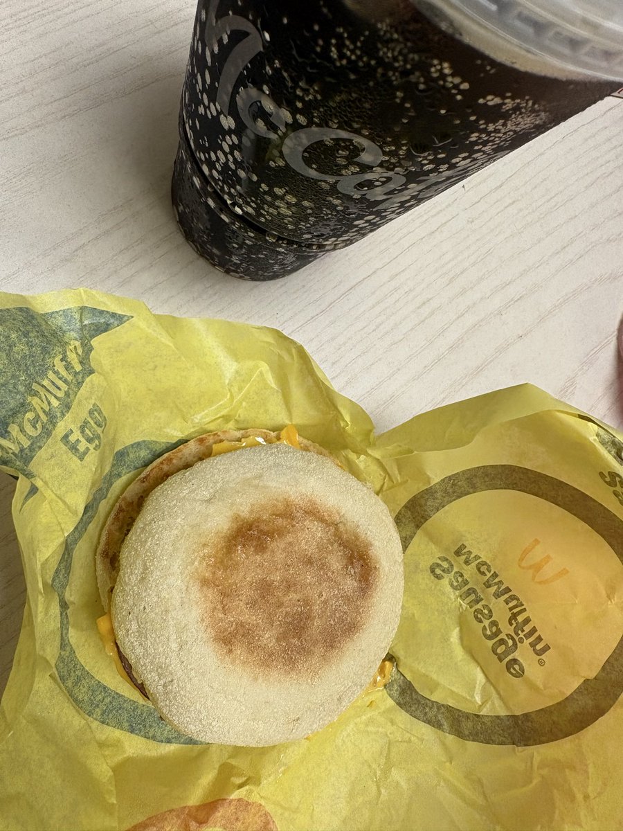 folkwhorevibe's tweet photo. breakfast 😍💯 https://t.co/hN3B5MbCQH