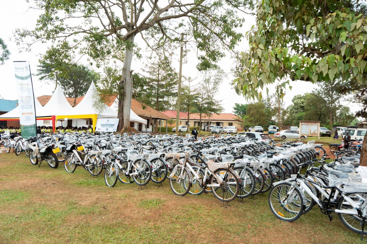 MinofHealthUG's tweet photo. The Ministry of Health has today morning witnessed the passing out of 134 Community Health Extension Workers (CHEWs) in Buikwe District.

Hon. @DrAyumeCharles, Minister of State for Health - Primary Health Care, has challenged the newly trained CHEWs to contribute to cancer prevention by addressing key risk factors, including alcoholism and drug abuse. 

Director General Health Services, Prof. @olaro_charles, has urged them to identify and report unexplained community deaths, emphasizing the importance of mortality audits in enabling early response and strengthening community health.

Commissioner for Health Promotion, Education & Communication, Dr. @RichardKabanda2, has reminded the CHEWs that their new roles come with responsibility, urging them to properly care for and use the equipment handed over to the district while upholding the standards expected of civil servants.

#MOHatWork | #CHEWsUG