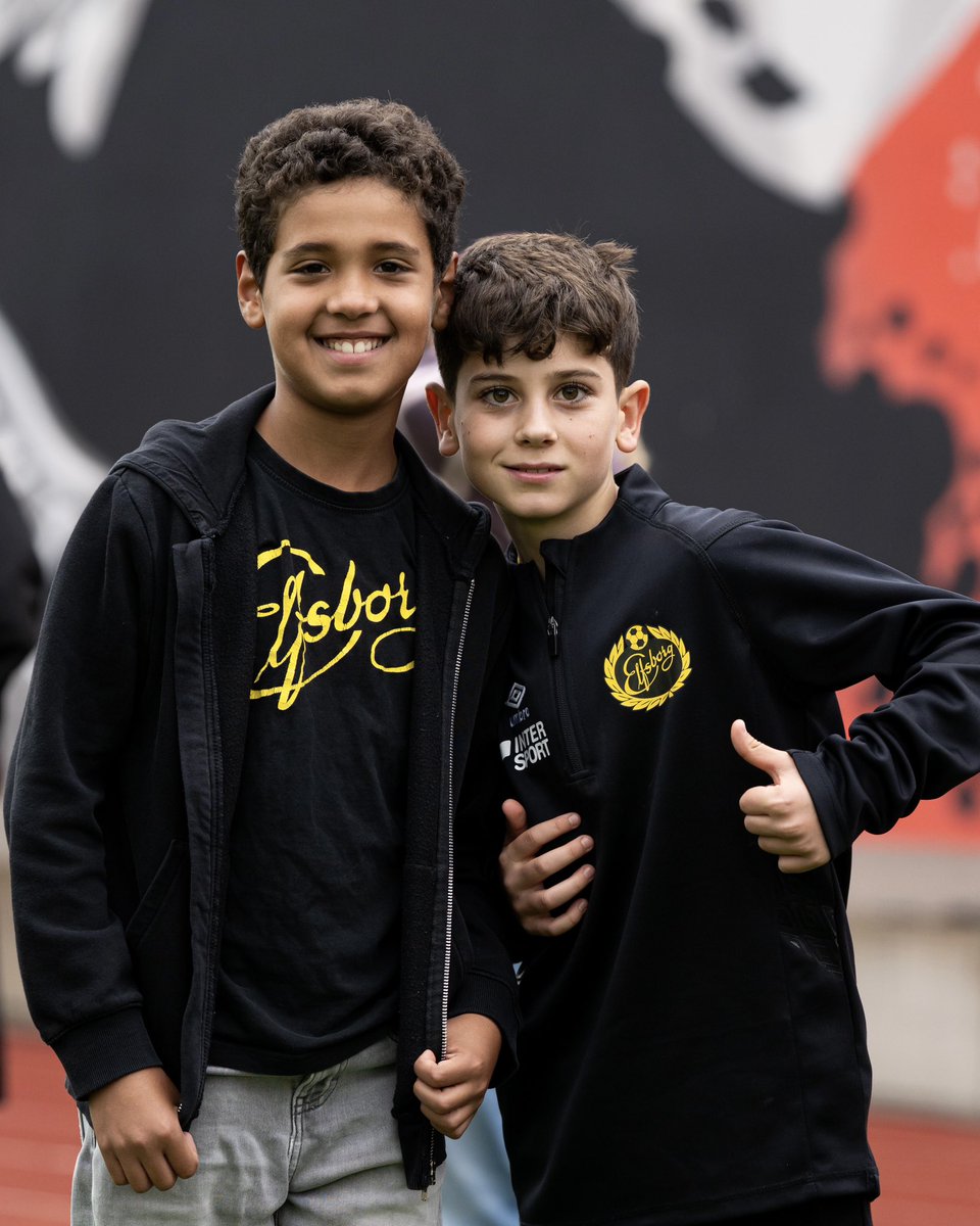 IFElfsborg1904's tweet photo. I söndags var det äntligen dags för Ungdomens dag 🟡⚫️

Stort tack till alla barn och ungdomar, ledare, föreningar och funktionärer för en lyckad dag!
_____
#vitillsammans #elfsborg #borås https://t.co/8NiSrcmI4E