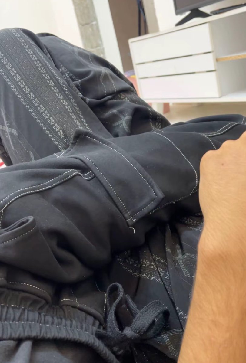 Dfwoexx's tweet photo. اي مراهق يلبس قميص ترا حضنه امان🥹 https://t.co/nfoWMCGwwU