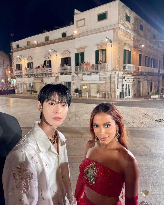 miogatinho's tweet photo. happy bday @evaroII!! 🥳🎈 https://t.co/XbZIjXxqXV