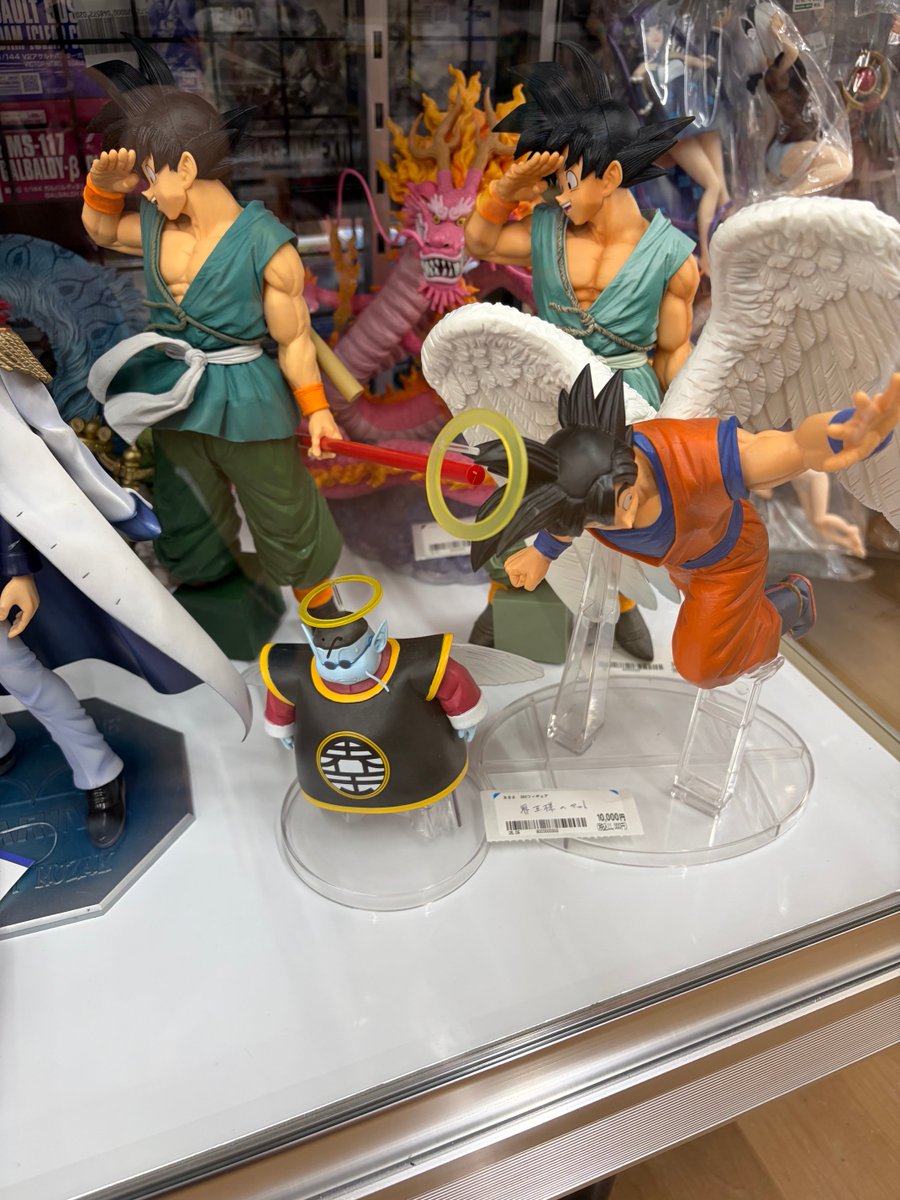 BOOKOFF_fussa's tweet photo. ブックオフ　福生店

ドラゴンボール中古フィギュア多数お売りいただきました！
箱なしですが様々なキャラクターのフィギュア入荷いたしました！
お求めの方は是非福生店へご来店くださいませ😀 https://t.co/4Z4MY5buuy