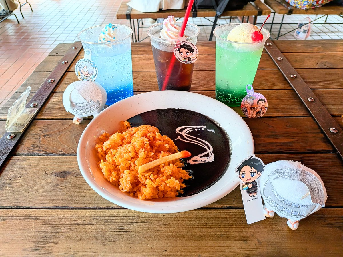 sunako4ki3's tweet photo. コラボフードたち〜✨️1日で全種食べられたのありがたい！カレーはバターの風味と甘みがふんわりと香ってコワモテなのに優しいみたいなギャップが良かった😋焼きそばも毛針もクセになるやつで幽霊族ヤバい😂今回も美味しくいただけました🙏✨️ https://t.co/Vuj03lnCgw