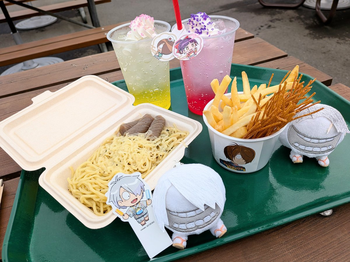 sunako4ki3's tweet photo. コラボフードたち〜✨️1日で全種食べられたのありがたい！カレーはバターの風味と甘みがふんわりと香ってコワモテなのに優しいみたいなギャップが良かった😋焼きそばも毛針もクセになるやつで幽霊族ヤバい😂今回も美味しくいただけました🙏✨️ https://t.co/Vuj03lnCgw