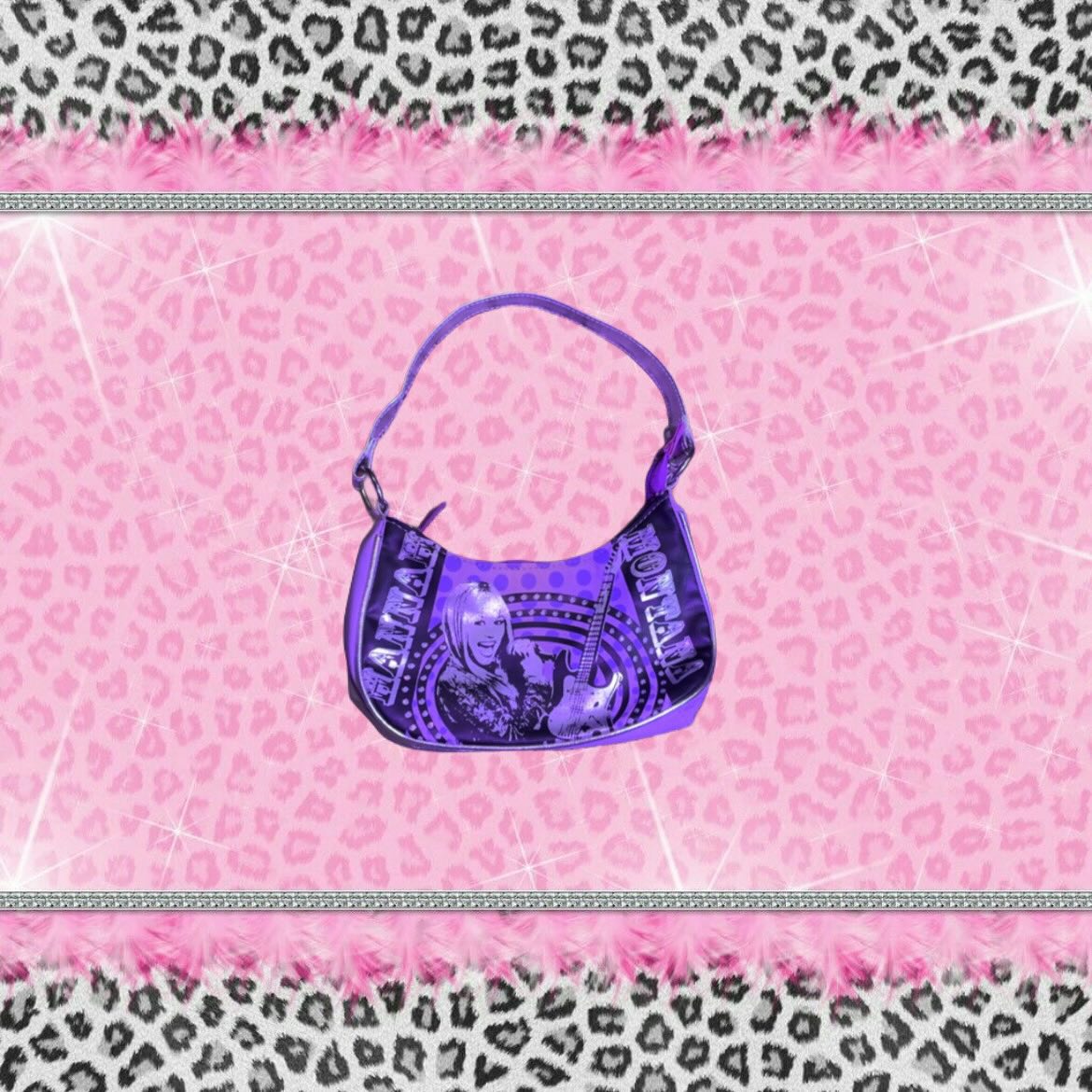 BinhoFreitasAF's tweet photo. Mini but major: this vintage Hannah Montana bag brings full Y2K energy with a touch of silver shine. Never worn. DM to claim. $5. 99 https://t.co/h5KHfnTeaY