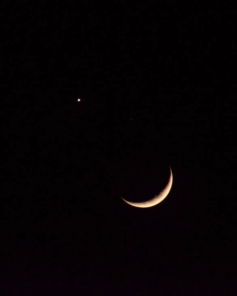 merapi_uncover's tweet photo. Planet Venus dan Bulan malam ini, 14 September 2026 

📍Yogyakarta, Indonesia 

📸: haryokopangestu https://t.co/fpa6lKOKXw