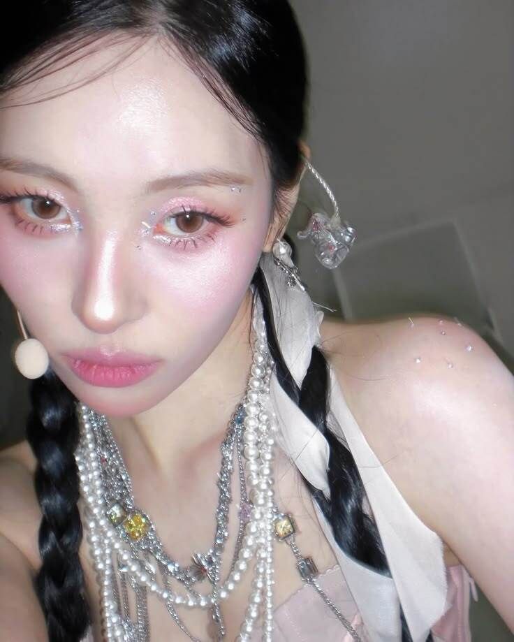 sunmihq's tweet photo. ♥︎ ♥︎ ♥︎ 

#SUNMI #선미 #MIYA #미야 #미야네 @miyaohyeah https://t.co/XSR0Vz0zIz