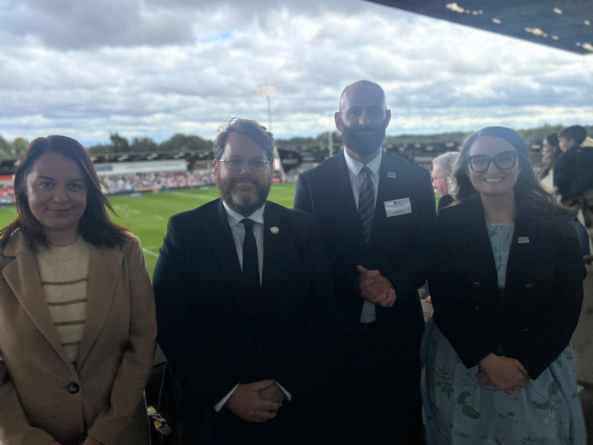 salford_mayor's tweet photo. Great to welcome Minister @Steph_Peacock to the City of Salford &amp; our Stadium at the weekend along with @StephenYoung74, @MWheelerMP &amp; Cllr. Robinson-Smith, to see England’s @RedRosesRugby 🏴󠁧󠁢󠁥󠁮󠁧󠁿🌹deliver up a North win to our Australian friends @WallaroosRugby 🦘#SpiritOfSalford🏉🏟️ https://t.co/Jv9nsNHsi3