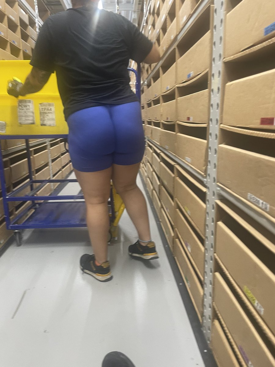 Isthathimc44's tweet photo. 😮‍💨 need I say more? 18+ #candid #thicc #creepshot #bootyshorts #encoxada #consensual https://t.co/8DOXZVSAoN