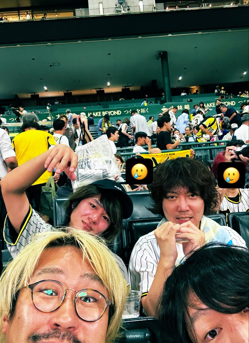 shinnosukeykt's tweet photo. 甲子園球場にてキュウソメンバーで阪神対中日戦を観戦🔥
悔し過ぎる結果やったけど、最後の最後には絶対勝利している！応援あるのみ！！ https://t.co/kqJBwttTy2