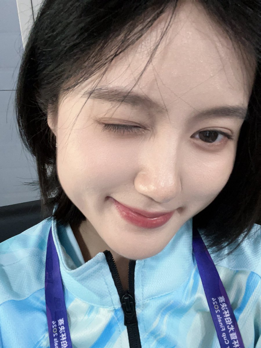veniovo's tweet photo. 我长得很纯良但其实每天都想和别人玩sm，只调不做然后把别人往死里抽 https://t.co/9AMnGiyf0F