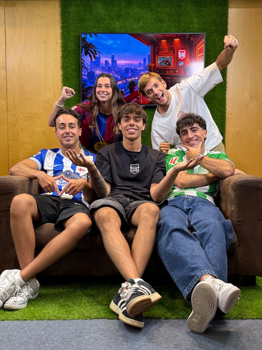 PRISA's tweet photo. ⚽ ¡@postunited supera los 15 millones de seguidores en redes sociales!

Su perfil de TikTok ya cuenta con más de 7 millones de usuarios, el de Instagram con más de 2 y tanto el perfil de X como el de Instagram de fútbol femenino superan los 100.000. https://t.co/KnxN6F6qgC