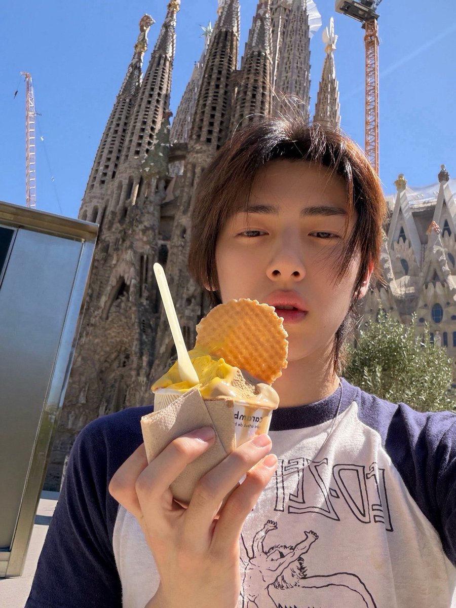 TIMETOACAl's tweet photo. juhoon posting canon javi uy photos …………………….. who did i save in my past life https://t.co/miyOxCyO5N