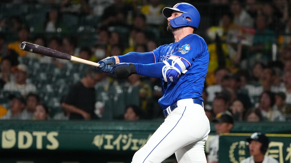 DragonsOfficial's tweet photo. ／
＃JERAセ・リーグ 速報⚾️
＼
神０ー６中
本日の ＃月間JERAセ・リーグAWARD ノミネート選手はこちら✋
先発し初の完封勝利で７勝目、打でも２ランホームラン、２点タイムリー二塁打と４打点の活躍を見せた ＃カイルマラー 投手です。
ノミネート選手はこちら　https://t.co/6Kn01LI5EQ
JERA協賛特設ページ　https://t.co/n6PQVjXFpk
#JERA 　#灯セ
#どらほー