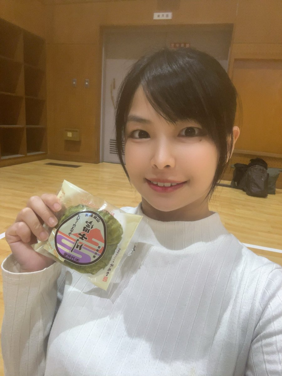 otose_miku's tweet photo. 合同稽古✨

本番まで後1週間ちょっとかぁ…
時が経つのが早いです😳
差し入れもありがとうございました！

稽古終わりはみんなで乾杯🍻
滅茶苦茶美味しい日本酒の飲み方を
知ってしまいました🍶 https://t.co/fbi56Xngmn