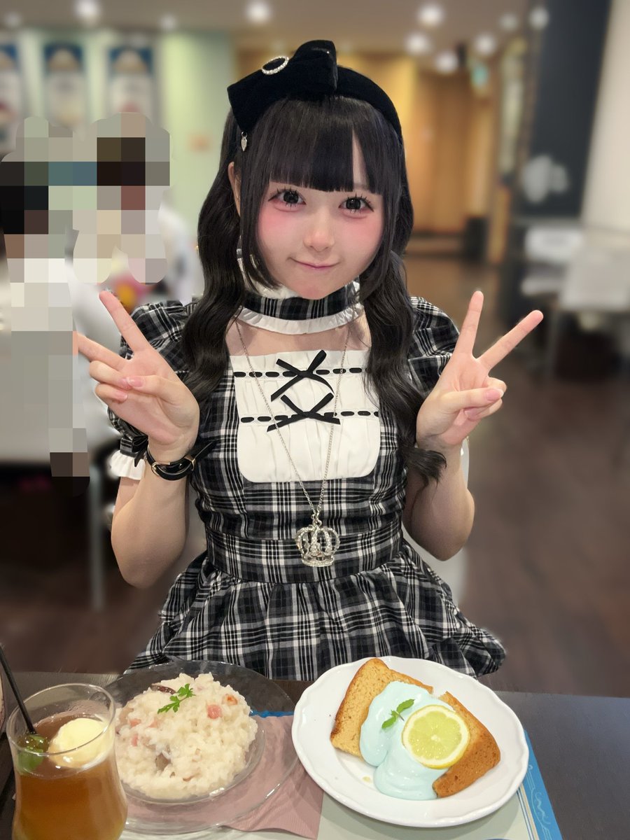 cure_suzuno's tweet photo. アニメイトカフェを飲食店扱いしすぎてて怒られる（あと、みなさんに狗丸トウマさんを紹介） https://t.co/Ui4kYJkk0I