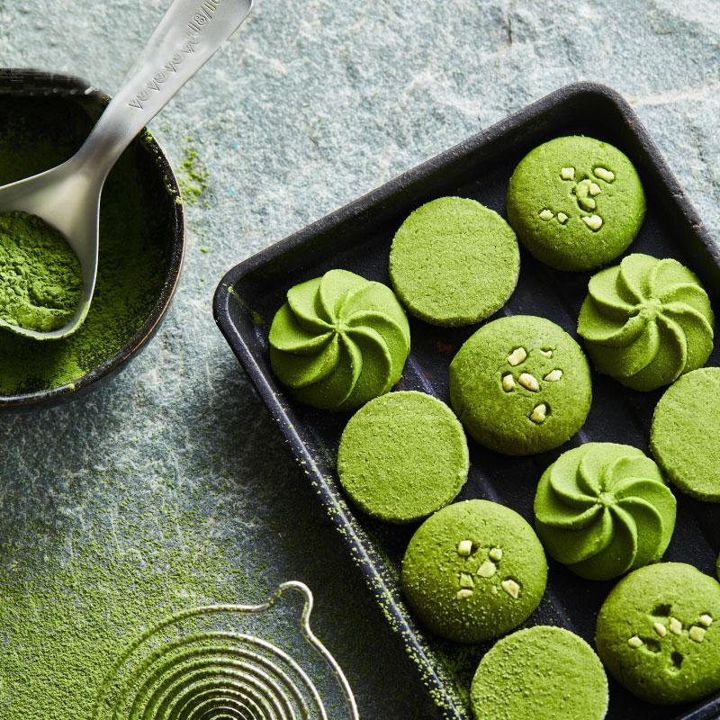 KarieFreud1crl's tweet photo. Just grabbed the yummiest matcha cookies from the local bakery  Perfectly crumbly, not too sweet, and sharing is caring! Who wants a bite https://t.co/PBjPDwFnrA