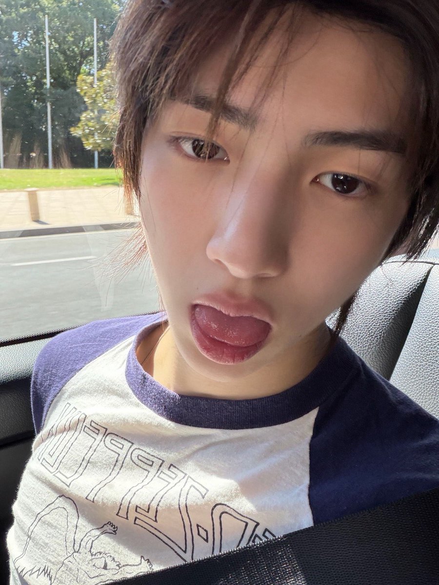 jjuhoouism's tweet photo. ini cantik cantik rewel pasti https://t.co/iO2E2ME0vY