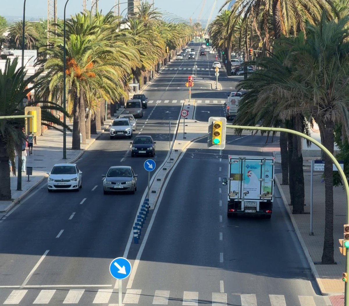 APHuelva's tweet photo. 🚧 Con 962 metros de soterramiento y al menos 598 plazas de aparcamiento, el proyecto permitirá recuperar la conexión peatonal entre la ciudad y la ría y avanzar en la transformación de la fachada portuaria https://t.co/hsUXQvta6a