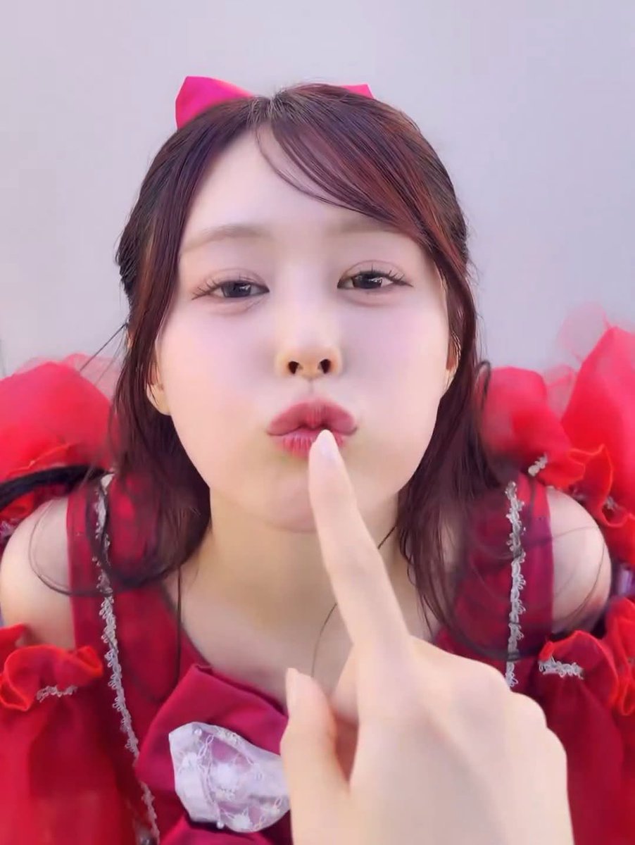 Misouuci's tweet photo. これ指消してみたら…
愛花のキス💕💕 https://t.co/yQYTG6W7yi