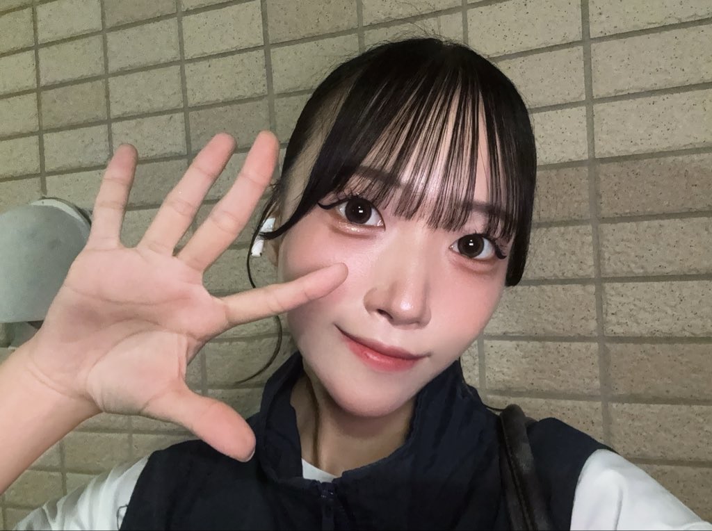 luna_unitia's tweet photo. UniTia 1stワンマンライブまで残り…
🔥8日🔥

今日からワンマンライブまで毎日配信します！

来てくれる方はもちろん色んな方にもっともっと出会ってワンマンライブ素敵な空間にしていきたいと思ってます💭ྀི

今のままでは動員かなりピンチです。
どうかUniTiaのワンマン来てください。

#拡散希望 https://t.co/fvq6BITcQX