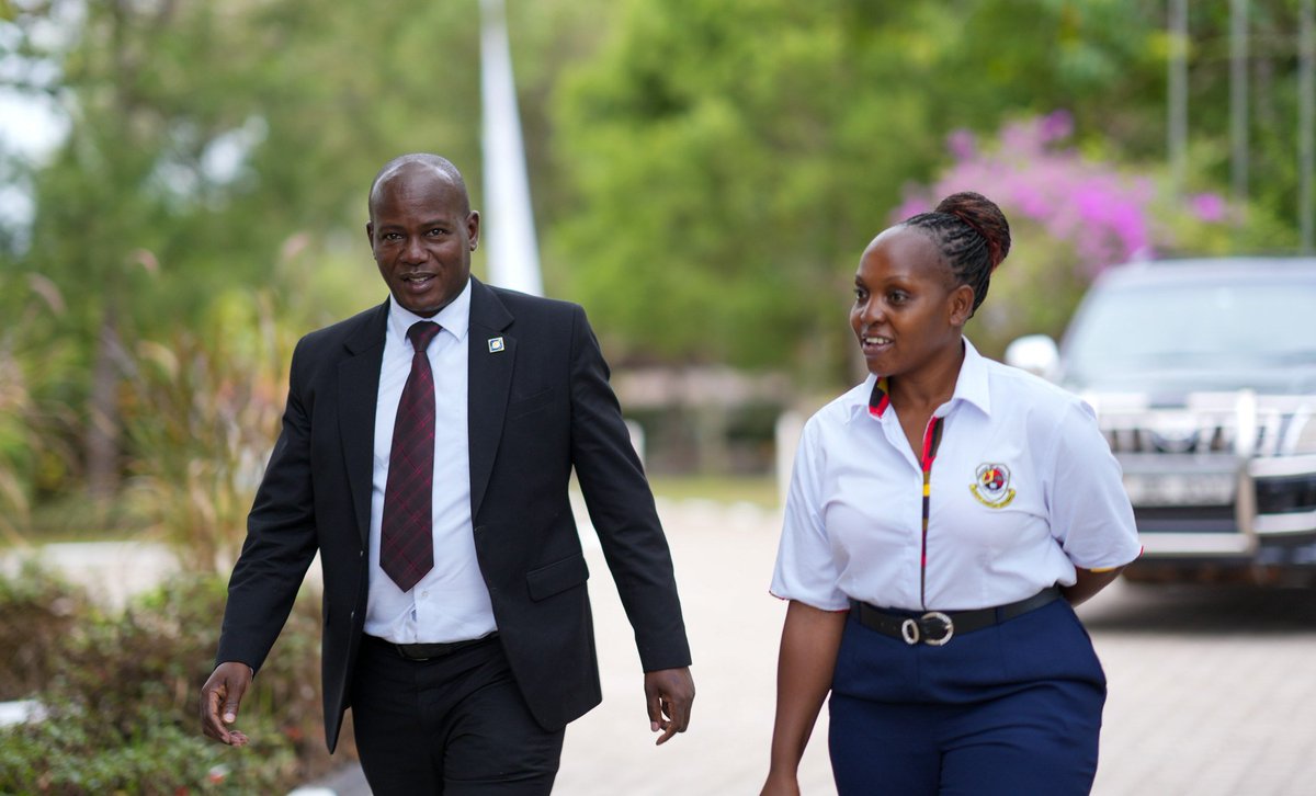 umu_nkozi's tweet photo. They have arrived — and Nkozi is ready.

This morning, Uganda Martyrs University welcomed over 50 Vice-Chancellors and Heads of Institutions from across the country for the Uganda Vice-Chancellors Forum 2026. 

Our students were first to greet them,  proud hosts, welcoming the very people who shape the future of higher education in Uganda.

The opening session has now begun. A day of purpose lies ahead, grounded in Excellence, Values, Innovation, and Impact.

Stay with us as the day unfolds. 🎓

#FormedToLead #UgandaVCForum2026

@Makerere 
@GuluVarsity 
@VUKampala 
@UCUniversity 
@kabaleuniversity