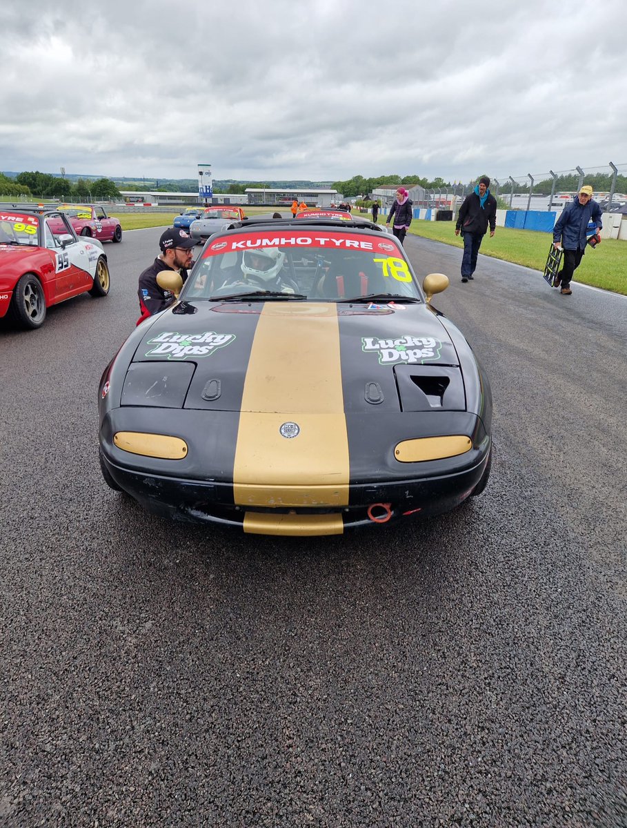 LanceCharll3's tweet photo. Race one of the Clubman Championship is complete at @doningtonpark. A mechanical issue forced our driver to retire, leaving it all to play for this afternoon. If there’s one track that’s fun from the back of the grid, it’s this one. Pat Gilligan https://t.co/weCHiNsvRG