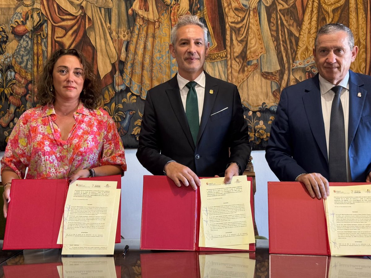 Toro_Ayto's tweet photo. 💧 Toro da un paso decisivo para garantizar el agua potable

Un nuevo sistema de abastecimiento permitirá que los vecinos dispongan de un suministro más seguro, estable y con mayores garantías de calidad. 

➕ℹ️ https://t.co/WMB9JYemjR https://t.co/QCXuGxTZFn