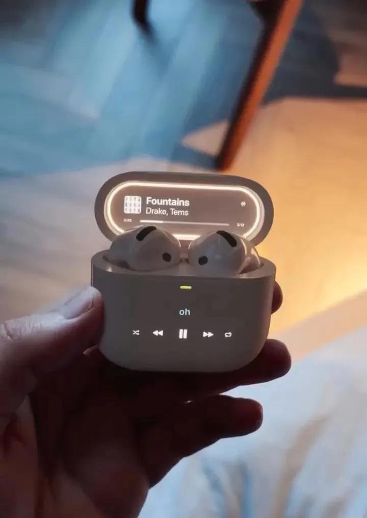 tatybrun's tweet photo. Eu: “não preciso trocar meu fone.”
Apple: lança uma novidade.
Eu: “talvez eu precise repensar algumas coisas…” KKKKK https://t.co/O3X1Cb0ZJf