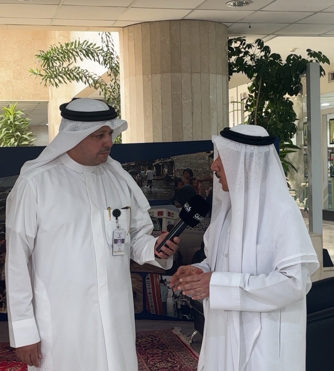 KuwaitCrow's tweet photo. اجتمعت اليوم نقابة الصحفيين الكويتية، برئاسة د. زهير العباد، مع جمعية الهلال الأحمر الكويتي، برئاسة السيد خالد محمد سليمان المغامس، في لقاء تناول سبل تعزيز دور الصحافة والإعلام في إبراز مكانة دولة الكويت ودورها الإنساني والدولي.

وناقش الجانبان أهمية توظيف الإعلام والصحافة بصورة أكثر فاعلية في نقل صورة الكويت إلى العالم، والتعريف بإسهاماتها ومواقفها الإنسانية والثقافية، إلى جانب تعزيز حضور الشباب في المجال الإعلامي وإتاحة المزيد من الفرص لهم للمشاركة والتعبير عن تاريخ الكويت وإنجازاتها.

ويأتي هذا اللقاء تأكيدًا على أهمية تكا��ل الجهود الوطنية، وترسيخ دور الإعلام في خدمة الوطن، وإبراز الوجه الحضاري والإنساني لدولة الكويت، بما يعكس ما نفخر به من إرث وطني ومكانة دولية.
