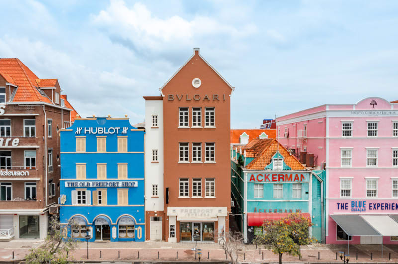 MilakNancy's tweet photo. Colorful streets, sunny skies, and that unmistakable summer feeling. ☀️🌈
Exploring the Caribbean with Celebrity Cruises brings you to vibrant destinations, where every corner is full of charm, culture, and picture‑perfect views. 
✉️ Contact me today to book your summer getaway. https://t.co/hLkXj3Xo8i