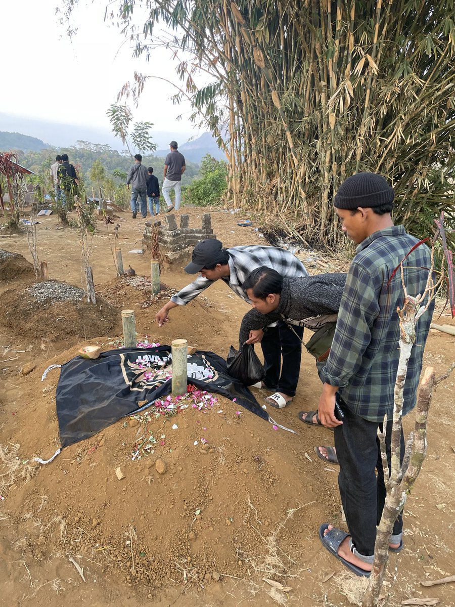 sindoroboys1976's tweet photo. Swargi langgeng mas Sulthan &amp; mas ihsan 🥀 https://t.co/aMwAtqeDWN