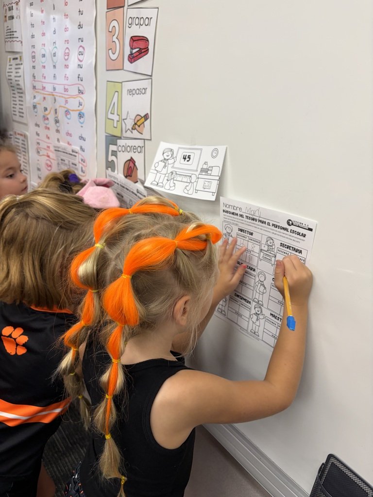 PrimaryLCSC's tweet photo. Our First Grade DLI students  have been learning about tens and ones in Spanish (decenas y unidades), and on Friday they put their learning into action with a fun number scavenger hunt! 🔎 https://t.co/1zI0WcVCSc