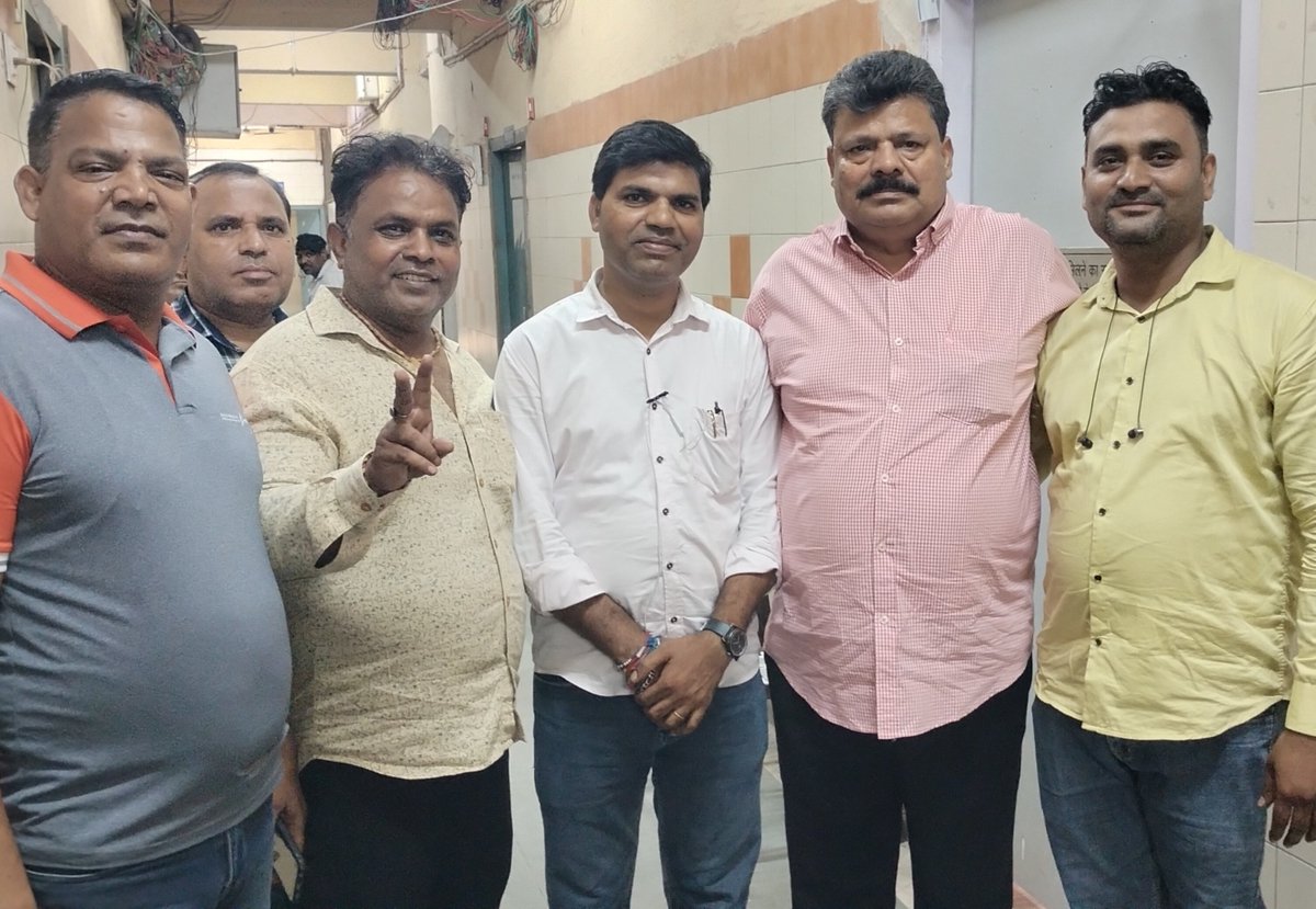 PARMODK72193524's tweet photo. समाज की जानी मानी हस्ती आदरणीय श्री जयभगवान चारण जी से मुलाकात...... https://t.co/1sv9YSbXgf