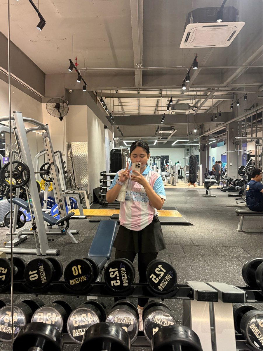 szkra87's tweet photo. Morning gym                 Evening gym https://t.co/9Wpme6vfPA