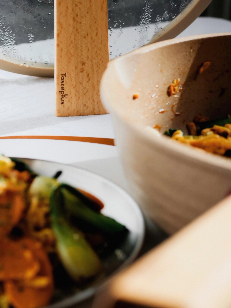JeaneKrysniq's tweet photo. Had instant noodle dinner with my favorite guy, he secretly added my favorite cheese slice on mine https://t.co/7M9yPgdQNK
