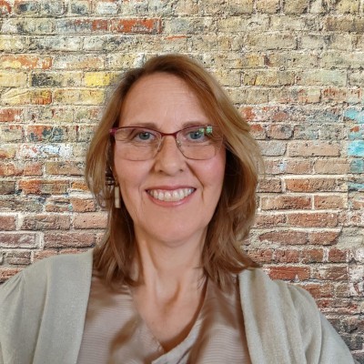 FES_Sociologia's tweet photo. ¡Muchísimas felicidades, @SalidoOlga! Te deseamos el mayor de los éxitos en tu etapa en el Comité Ejecutivo de la @ESA_Sociology. 💐Nuestra Vicepresidenta para Asuntos Internacionales lleva ya la voz de la sociología española al foro de debate científico internacional. Congrats! https://t.co/Z3gLEKZOWu