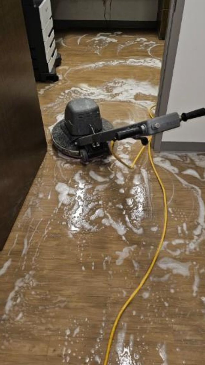 crystalclean4u's tweet photo. Bringing dull surfaces back to life. 

Professional deep scrubbing and floor restoration for both residential and commercial spaces.

#cleaningservices #crystalclean https://t.co/aL9oCoaJdZ