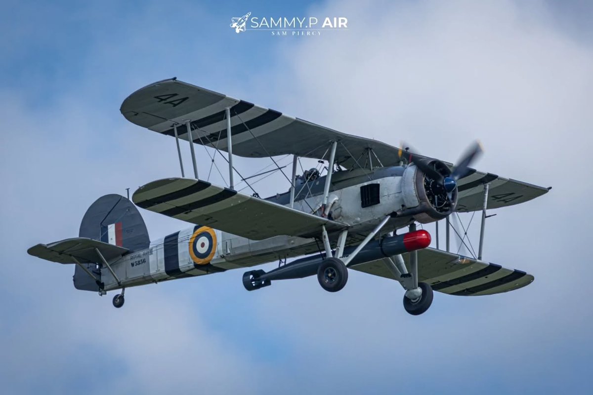 LoriannValy2v's tweet photo. The gorgeous Fairey Swordfish takes to the skies at the RAF Cosford Air Show, courtesy of @navy_wings. https://t.co/ExzM004F5m