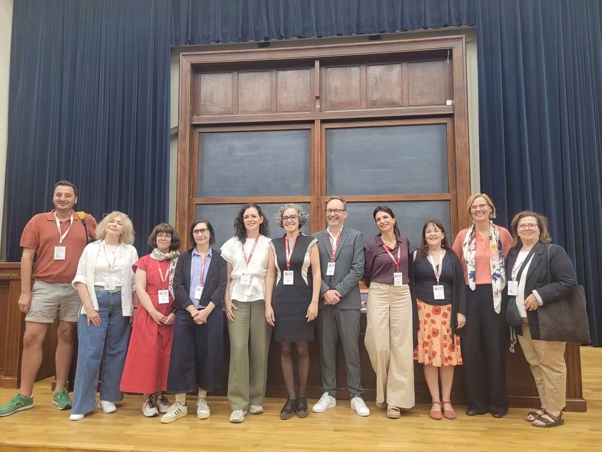 FES_Sociologia's tweet photo. ¡Muchísimas felicidades, @SalidoOlga! Te deseamos el mayor de los éxitos en tu etapa en el Comité Ejecutivo de la @ESA_Sociology. 💐Nuestra Vicepresidenta para Asuntos Internacionales lleva ya la voz de la sociología española al foro de debate científico internacional. Congrats! https://t.co/Z3gLEKZOWu