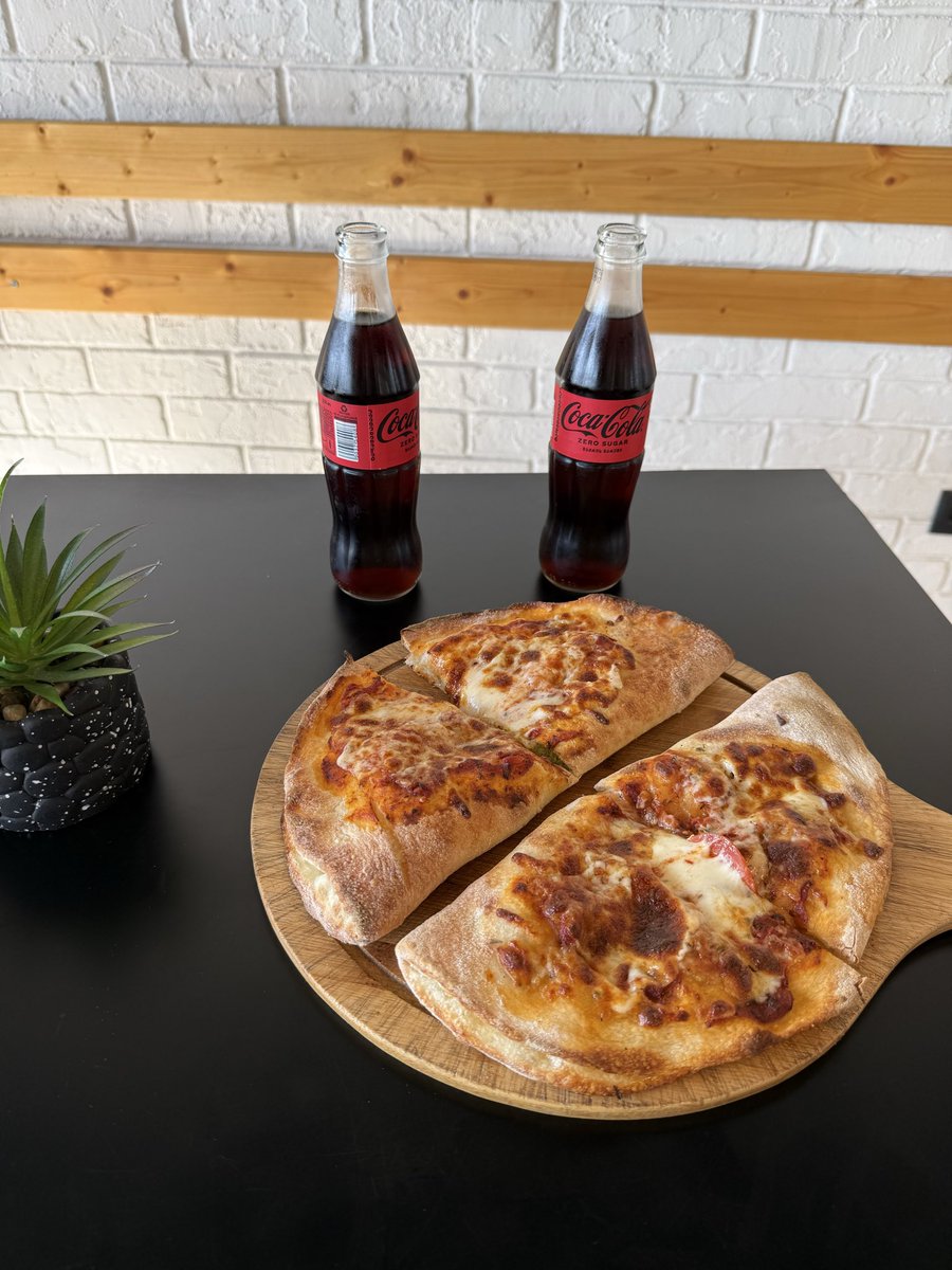 LevanAbash's tweet photo. If you're in Tbilisi and haven't tried the Calzone at BUONO yet, you're missing out. The absolute best setup. 10/10 highly recommend. ๐๐ฅ
#Tbilisi #TbilisiFood #Calzone #Buono https://t.co/ZXPpKuHxdF